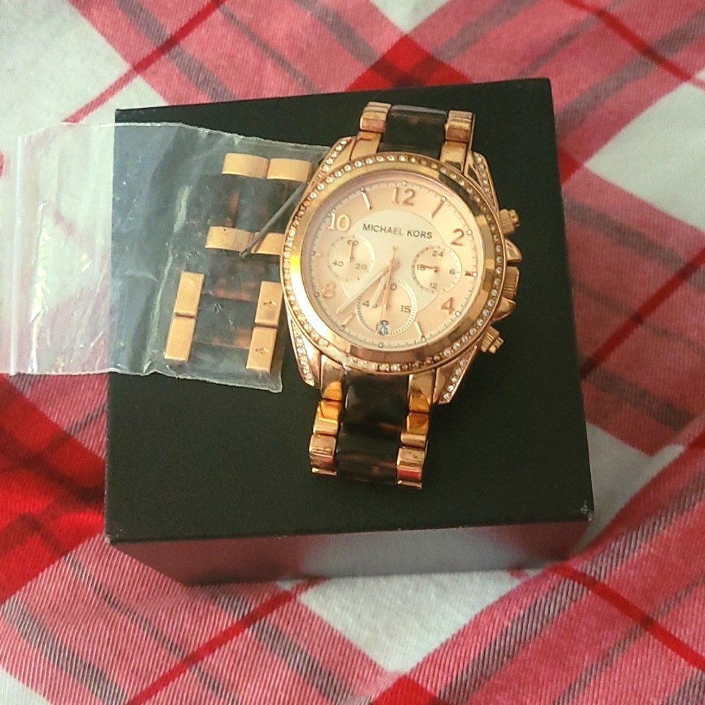 Micheal kor 2 tone ,tortious band